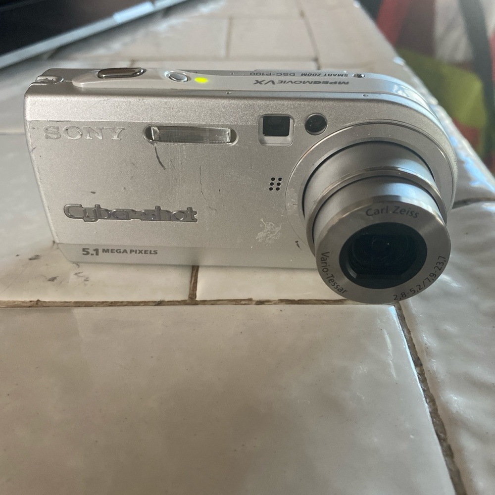 Sony Cybershot P100 DSC